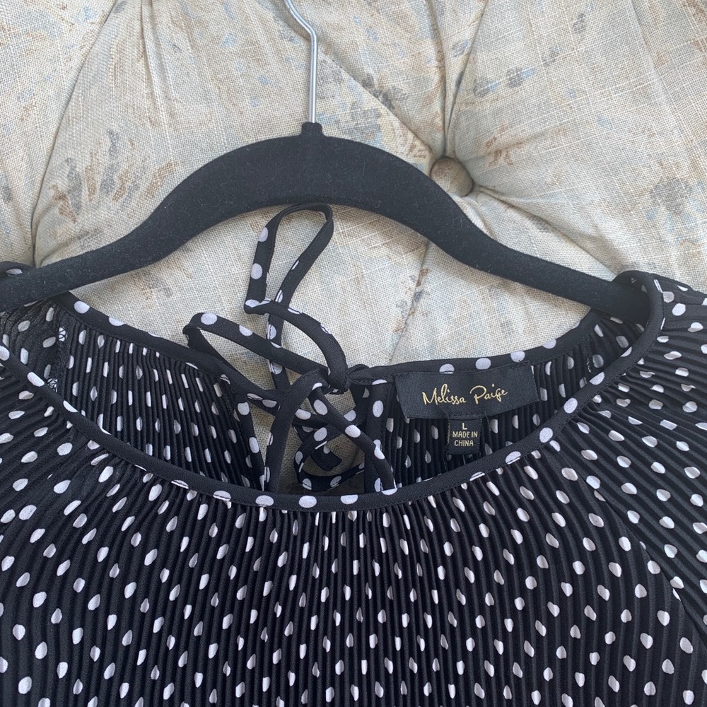 NWT Melissa Paige cold shoulder top, large - Picture 2 of 4